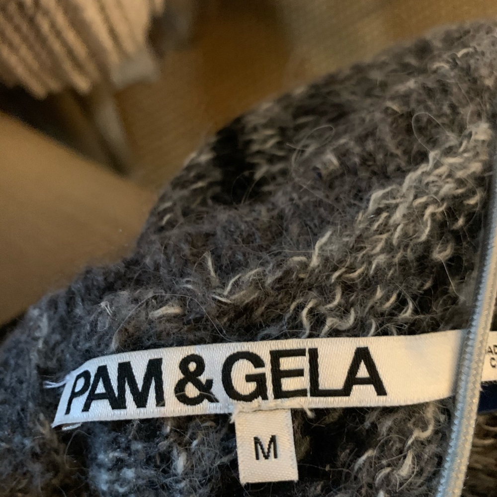 sweater - Picture 3 of 3